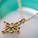 ★受注生産★【鑑別書付】K18イエローゴールド 天然ダイヤネックレス ダイヤモンドペンダント/ネックレス0.014ct フラワーモチーフ