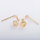 ピアス エチオピアオパール K18 イエローゴールド 14mm×4mmサイズ カボションカット シリコン製ダブルロックキャッチ仕様