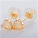 ピアス エチオピアオパール K18 イエローゴールド 4mm×4mmサイズ カボションカット ハートモチーフ シリコン製ダブルロックキャッチ仕様