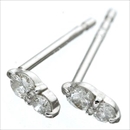 美しくきらめく0.1ctファーストピケダイヤモンドピアス