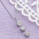 ★受注生産★ホワイトゴールド 0.3ctダイヤ3ストーンペンダント/ネックレス