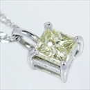 K18WG プリンセスダイヤモンドペンダント/ネックレス