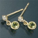 ★受注生産★Amelie Monchouchouアンティーク調バースデイピアス 8月ペリドット